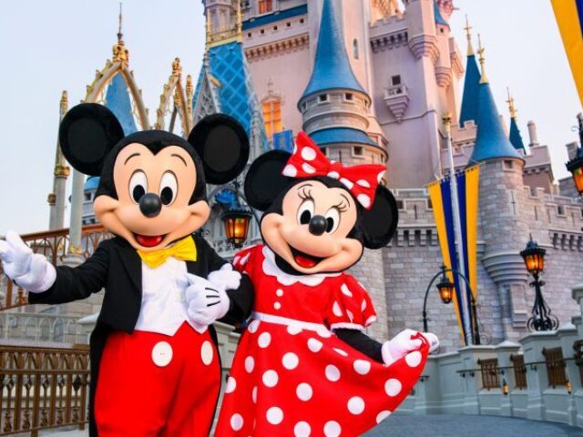VIAGEM PARA DISNEY