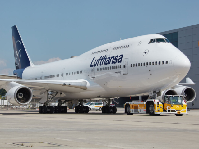 Boeing 747