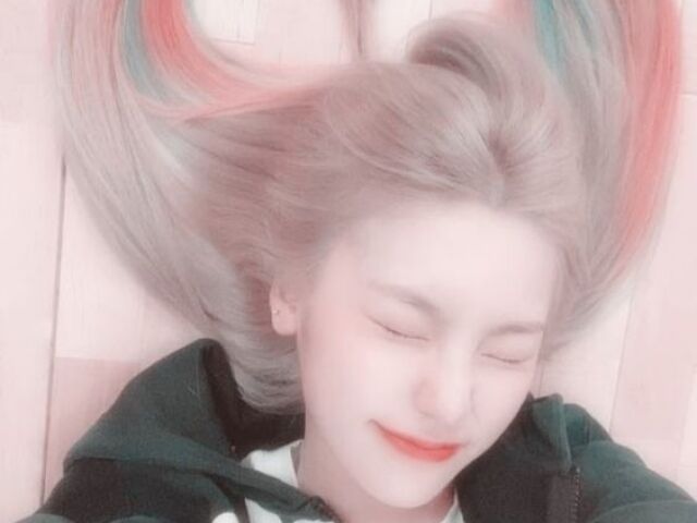 ⚬༚(͡ ♡ Adivinhe a idol por uma foto bebê