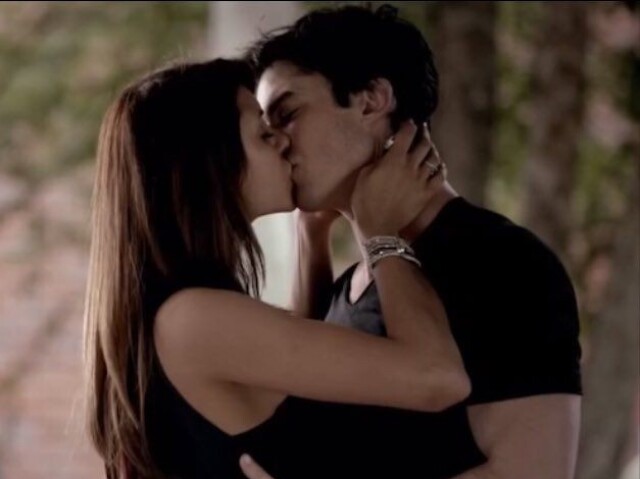 Damon e Elena