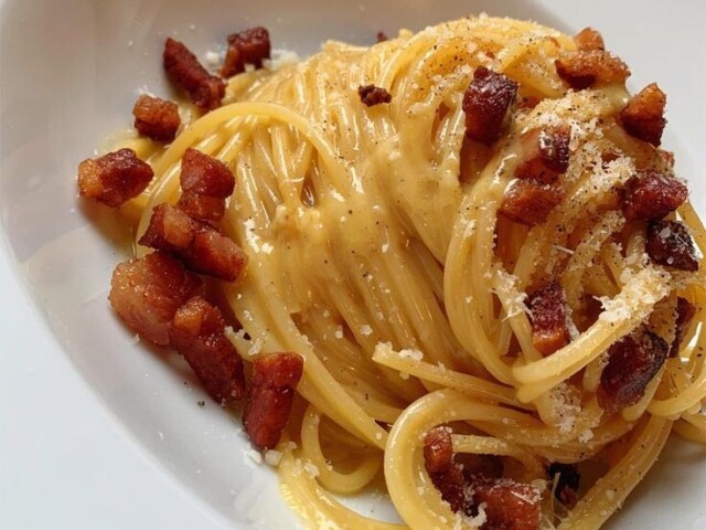 carbonara (uma receita de macarrao muito gostosa)