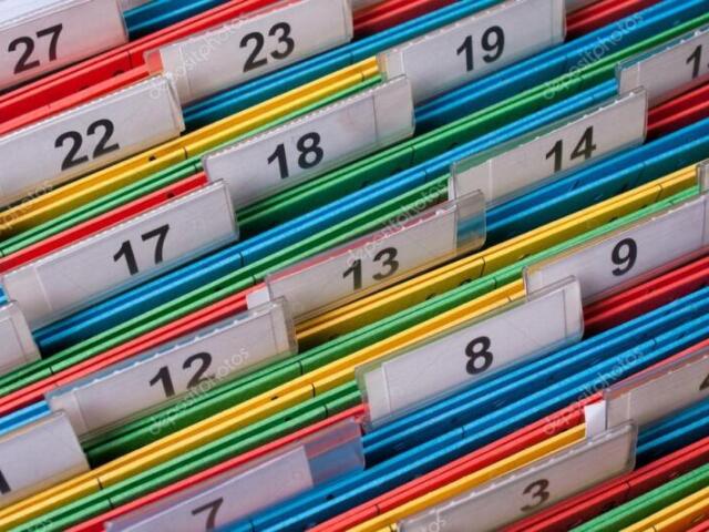 Consiste em numerar as pastas em ordem da
entrada do correspondente ou assunto