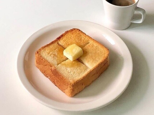 π©