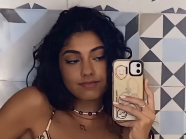 Você seria a Nour! <3