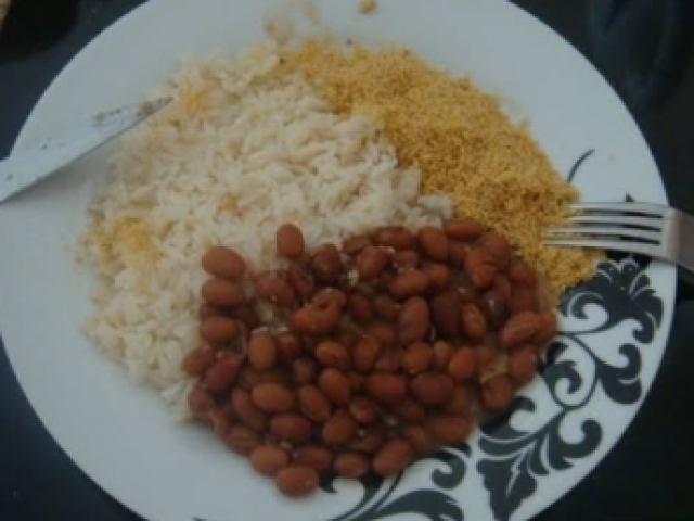 Típico (arroz e feijão)