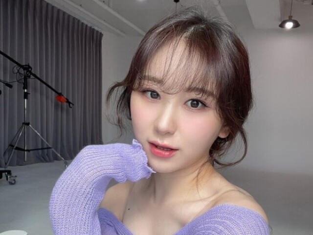 Chaeyeon (EX IZ*ONE)
Nome:Sakura