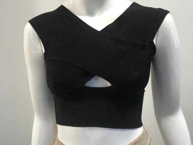 Cropped preto