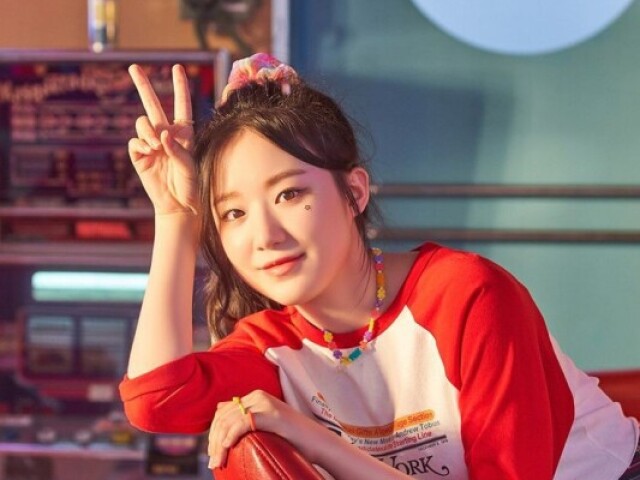 Shuhua (g idle)
(Não sei como escreve Sorry)
Nome:Karina