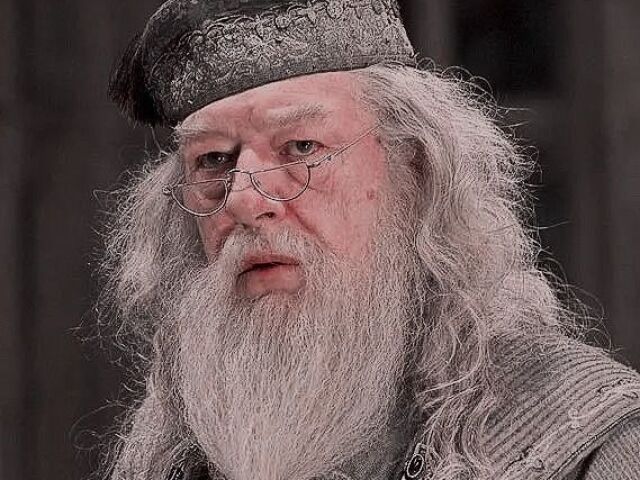 Em "Harry Potter e O Cálice de Fogo", por Dumbledore