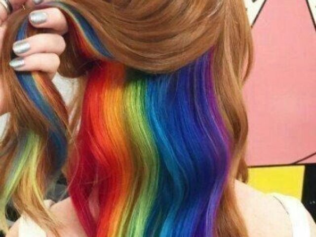 cabelo colorido em baixo