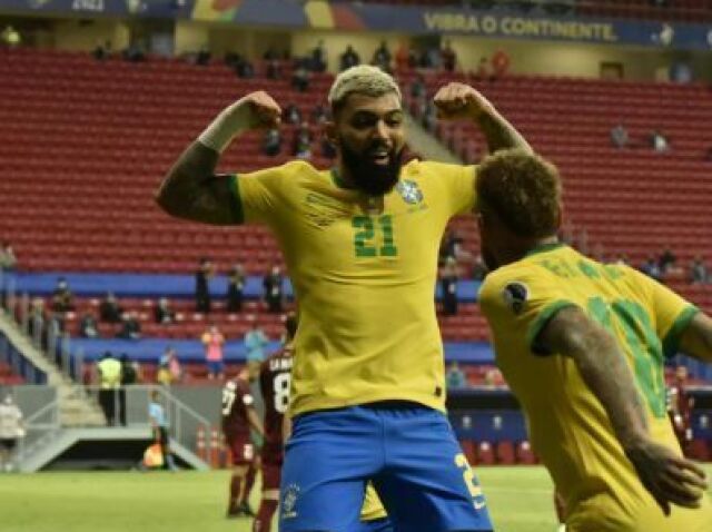 Tu é o que só faz gol em baixo da trave