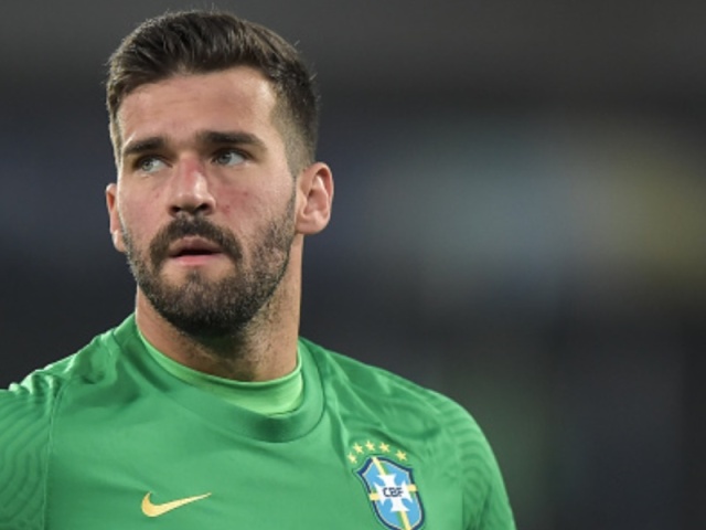 Alisson, tu é fera no gol