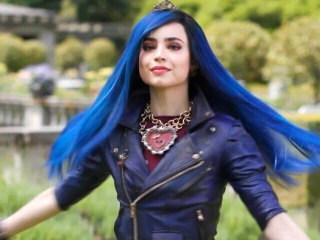 Evie.