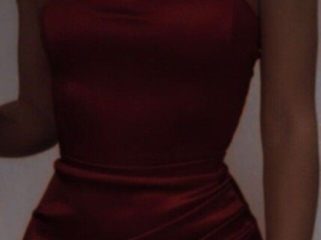 (vestido vermelho)