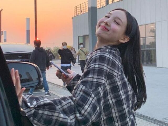 andar de bicicleta com a nayeon