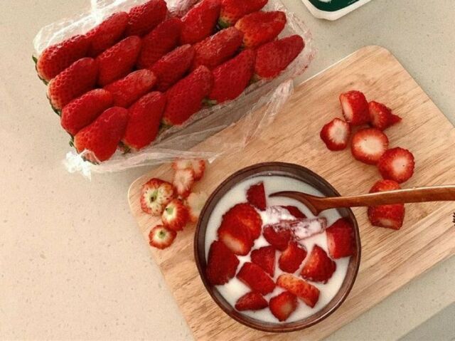 Morangos com leite 🍓