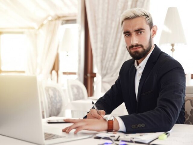 Assistente de Recursos Humanos