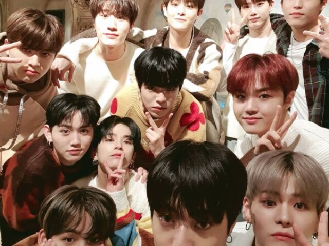 Escolha entre esses boy groups e ganhe uma música aleatória de um deles!