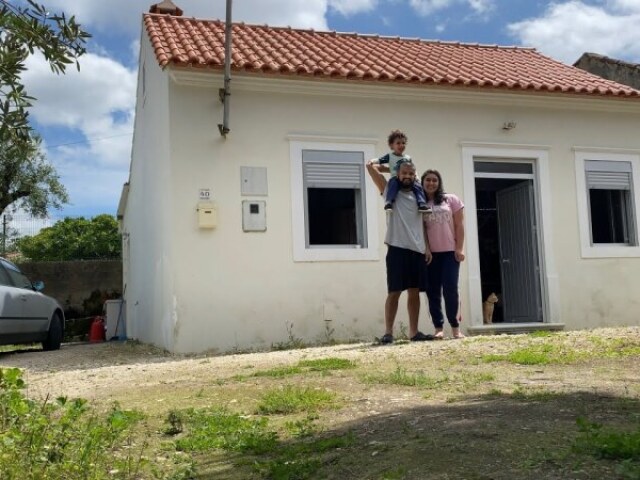 Uma casa não muito bonita, mas pelo menos tenho onde morar