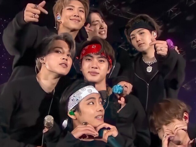 BTS 💋❤🤍💝💖🥰