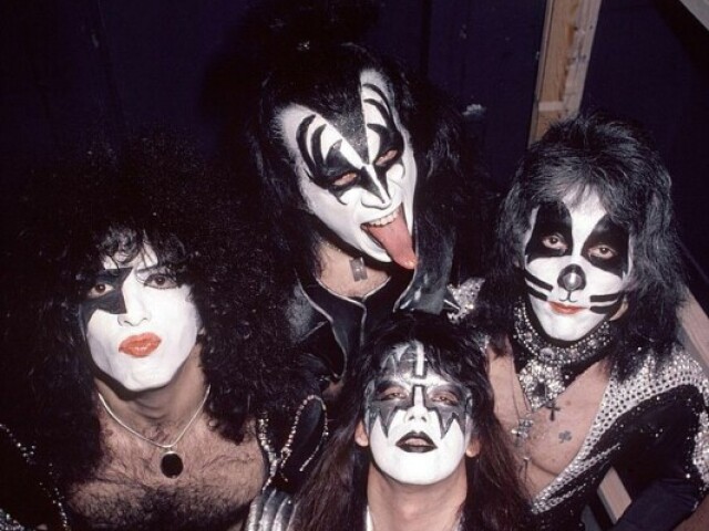 Kiss