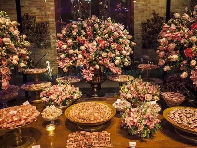 Festa tema rosa e dourado!