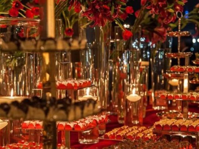 Festa tema vermelho e dourado!