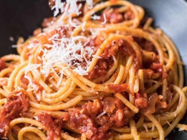 bucatini all'amatriciana