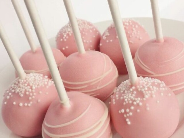 cakepops (bolinhos no palito)