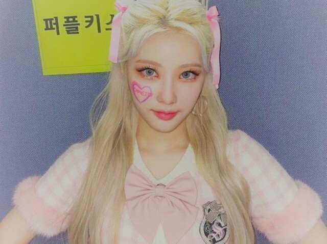 ๑՞. Essa idol é de áries ou touro? ༊*·˚