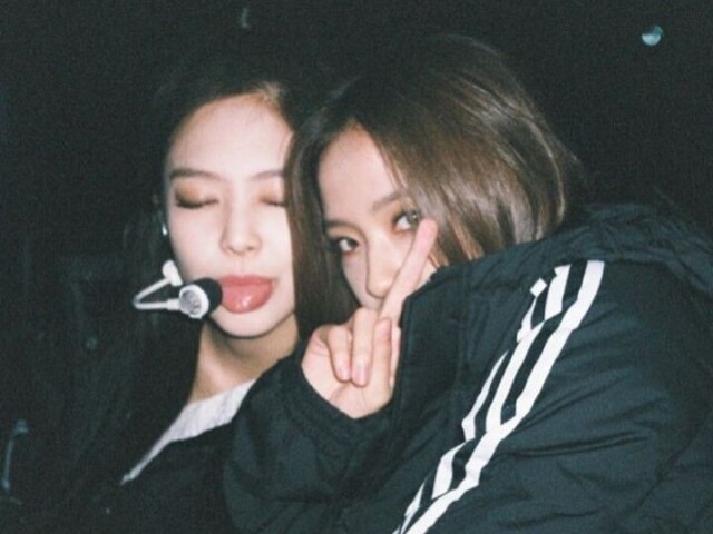 Jensoo (Jennie Kim and Kim Ji-soo)