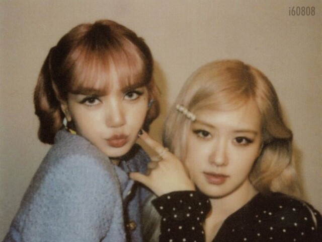 Chaelisa (Roseanne Park and Lalisa Manobal)