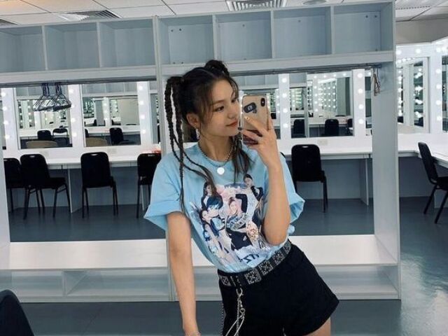 *・῾ ᵎ⌇ YEJI.