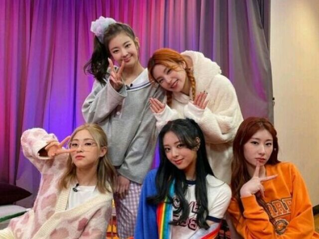 1. *･῾ ᵎ⌇ ITZY.