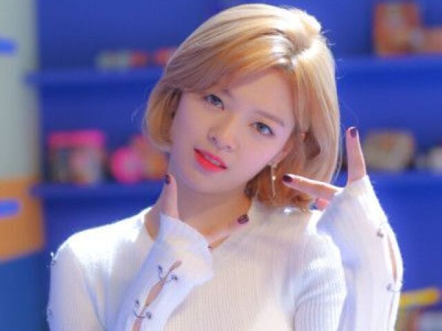 JEONGYEON