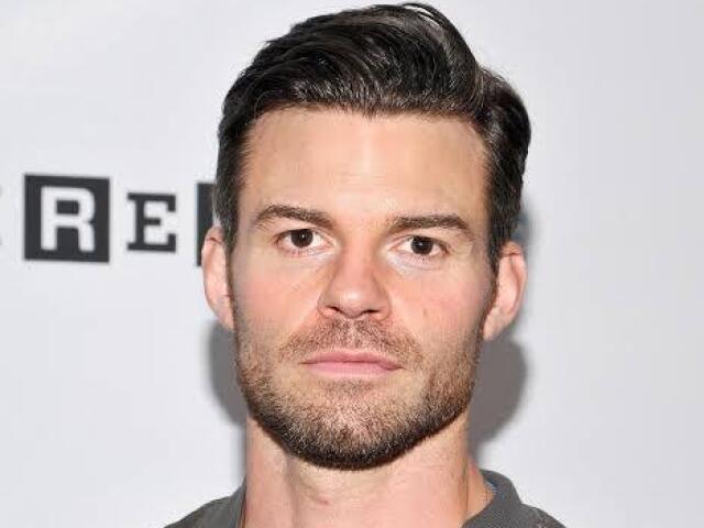 Daniel Gillies ( The Originals )