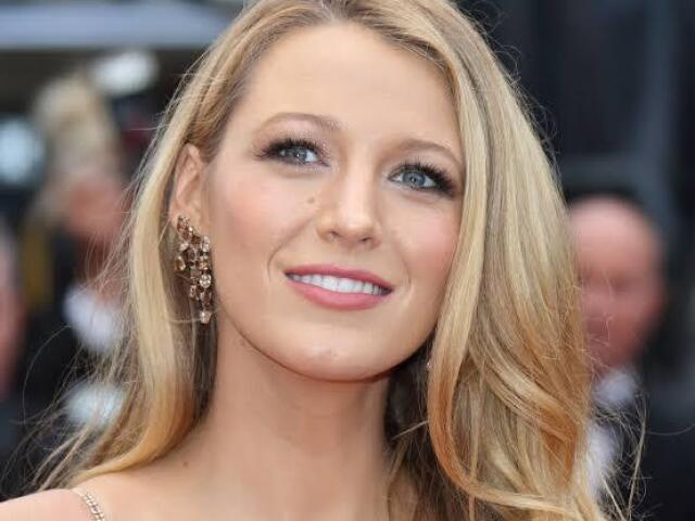 Blake Lively ( Gossip Girl )