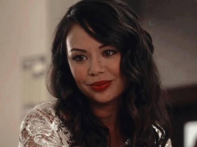 Mona Vanderwaal ( Pretty Little Liars )