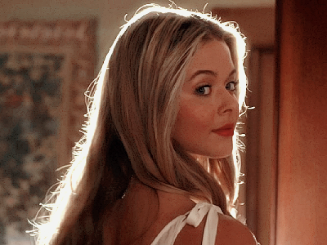 Alison Dilaurentis ( PLL )