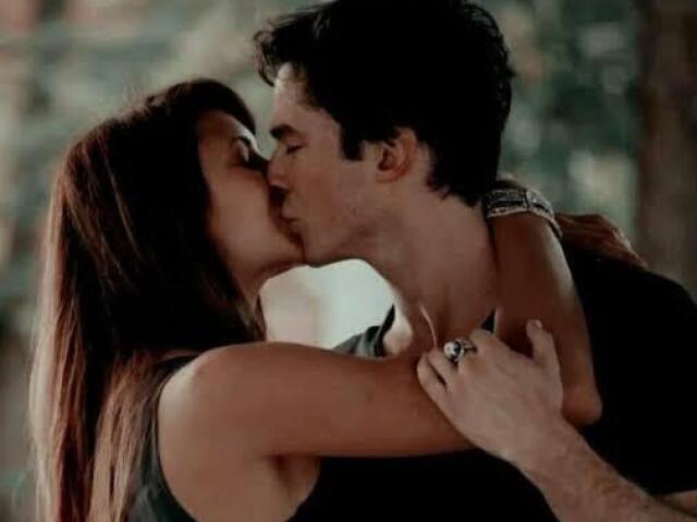 Damon e Elena ( TVD )