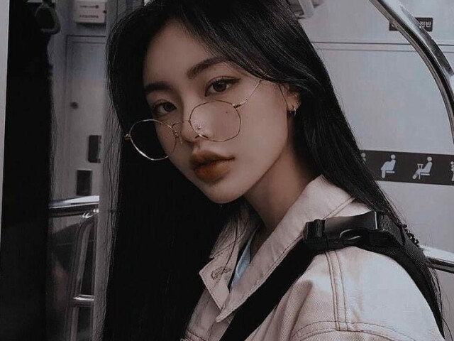 𝐀𝐝𝐚 18 𝐚𝐧𝐨𝐬 𝐞 𝐞𝐬𝐭𝐮𝐝𝐢𝐨𝐬𝐚
𝐞 𝐠𝐨𝐬𝐭𝐚 𝐝𝐨𝐬 𝐚𝐧𝐢𝐦𝐚𝐢𝐬