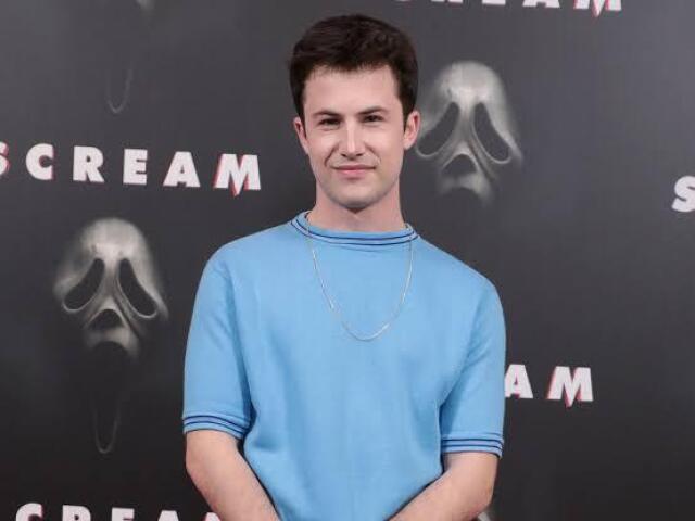 Dylan Minnette ( 13 reasons why )