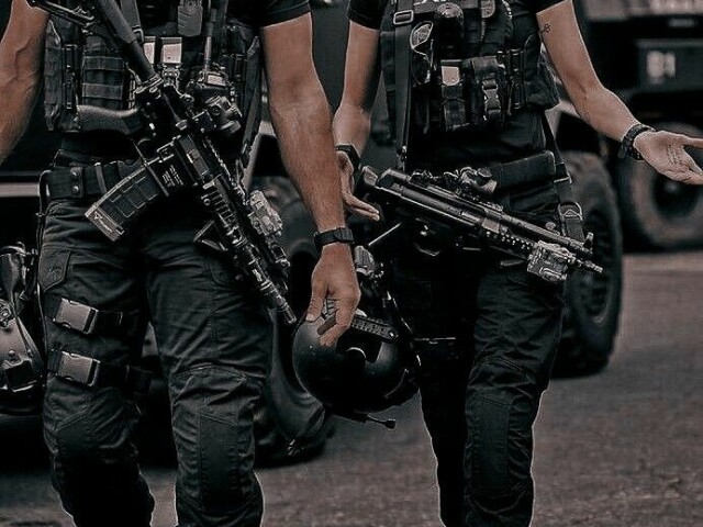 Policial e relacionados...