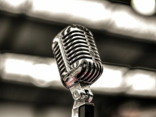Cantor(a), compositor(a)...
