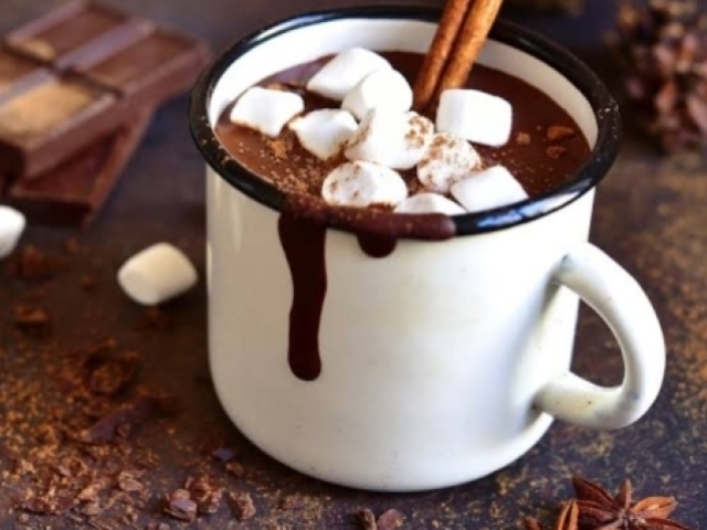 chocolate quente com marshimelou