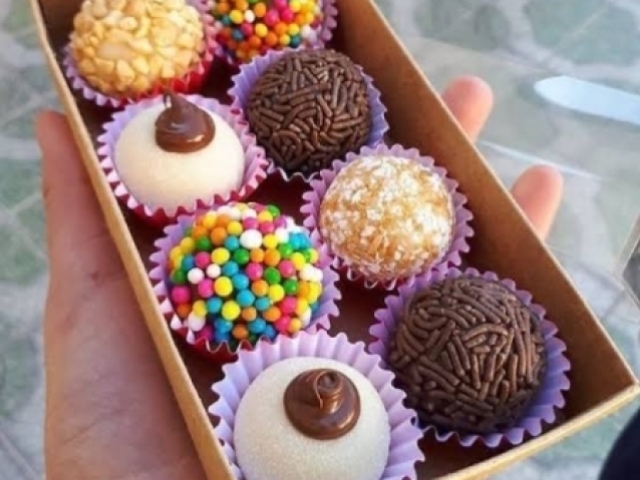 brigadeiros e beijinhos