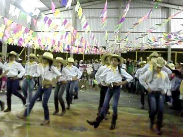 Aquela turma que dançava "Alô galera de cowboy"