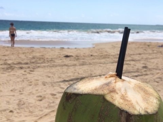 Fui tomar água de coco🥥