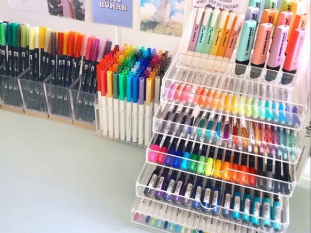 Vamos montar o seu material ideal para a faculdade? 🦋✨🌈