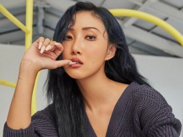 Hwasa (Mamamoo)